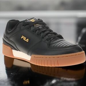 NWT Fila Targa NT Perforated Lace Up Sneakers - Mens 11
